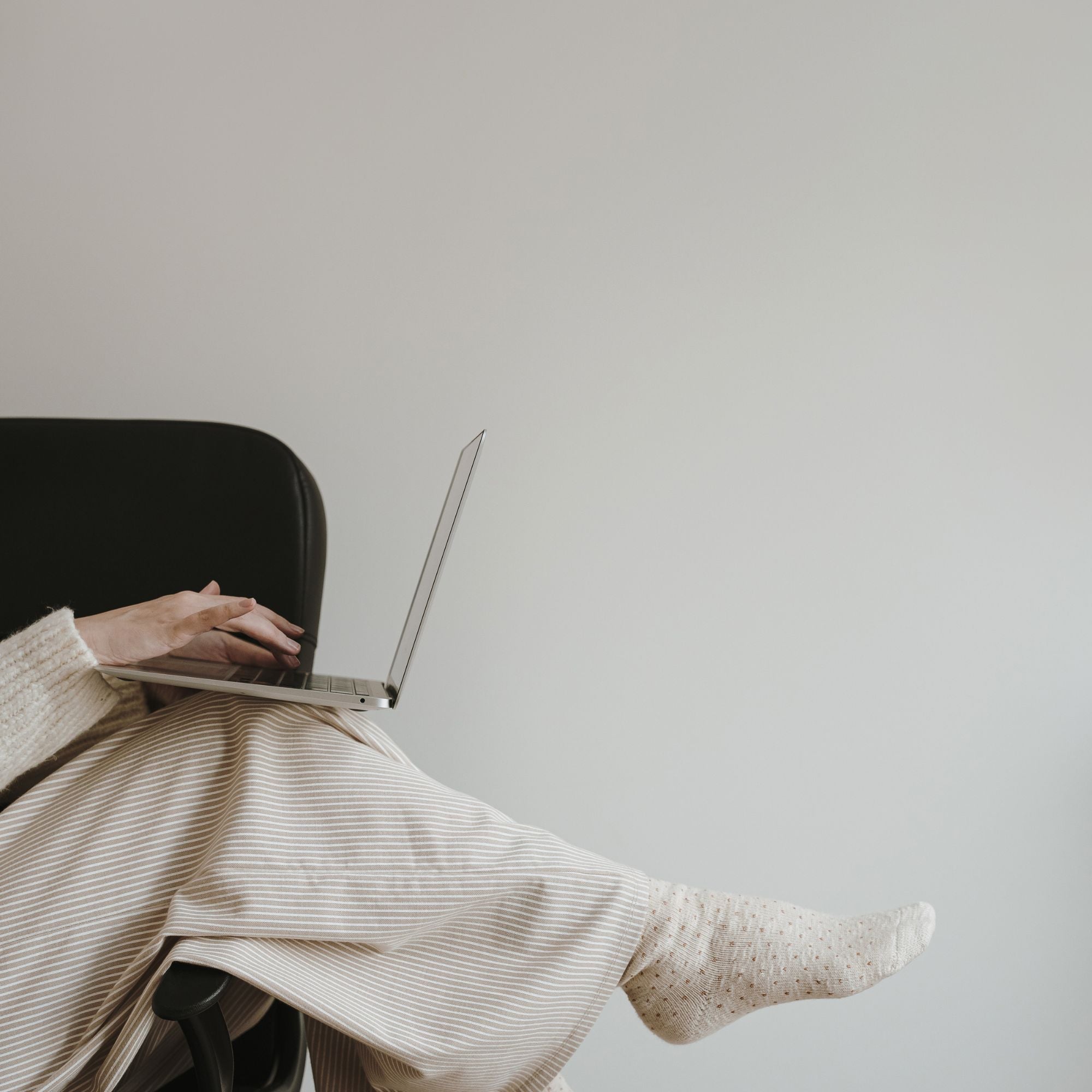 What Are PLR and MRR Products (And Why Beginners Love Them)